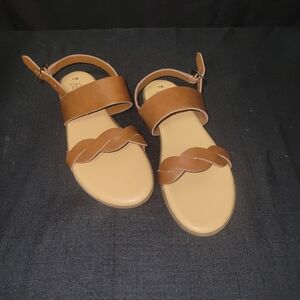 New w/o Tags - Time and Tru Women's Twist Strap Sandals 8.5